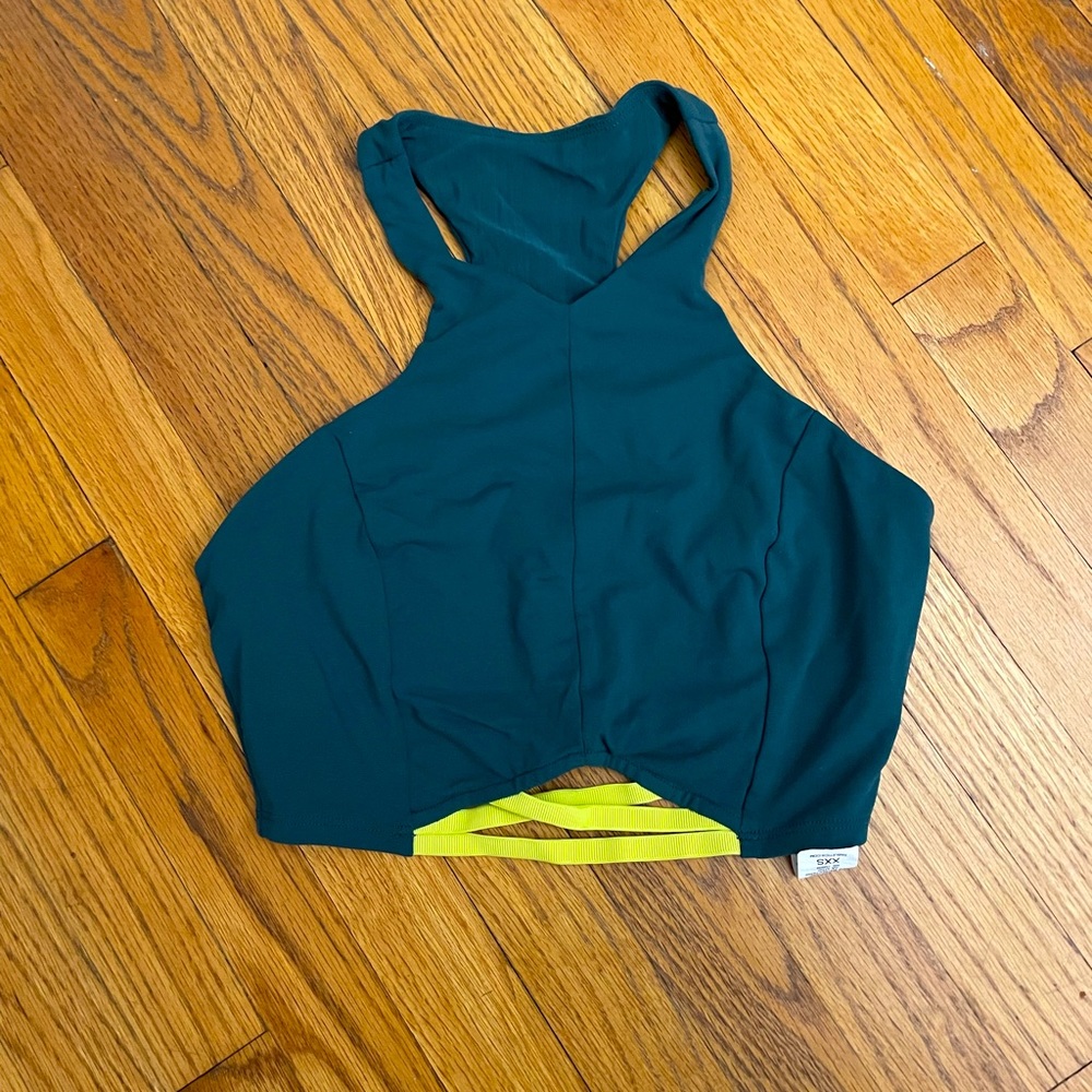 Fabletics sports bra w/ neon detail